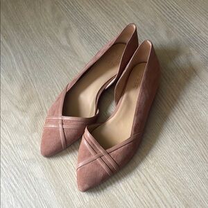 Naturalizer Tan Flats with Elegant Detailing